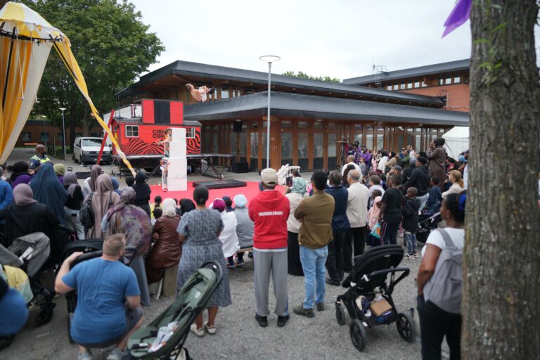 Folk på Järvas kulturmässa